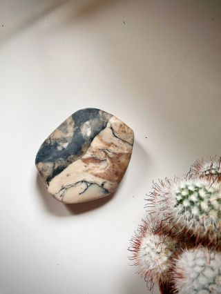 ❓MÝDLO❓ A N O ❗️ Každé je originál vymodelováno v našem ateliéru lidskejma rukama. 🍊 LUXUSNÍ DEKOR & VÝŽIVA pro vaše tělo...